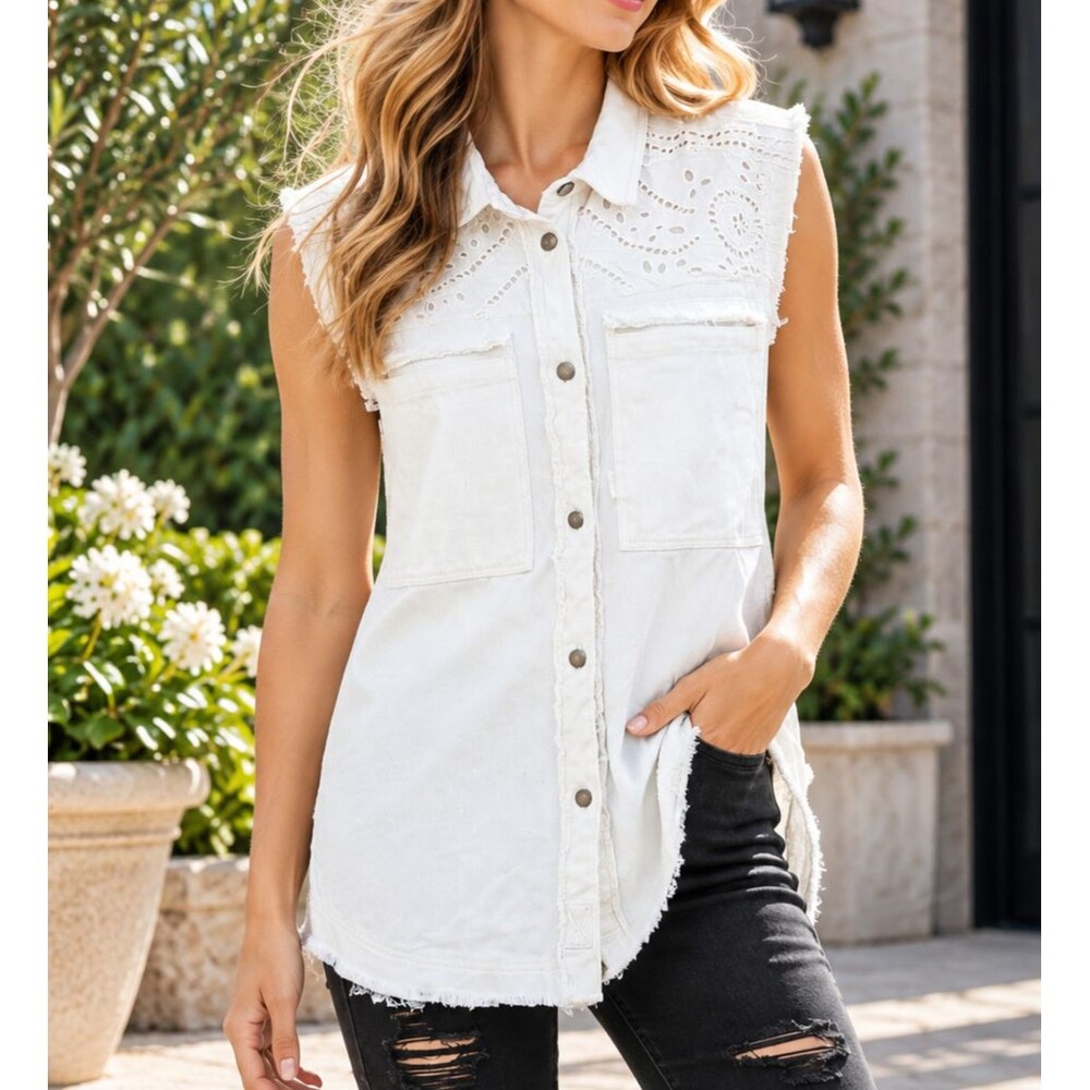 Free People Eyelet Embroidered Denim Jacket Vest Top Buttondown Cotton M 233175